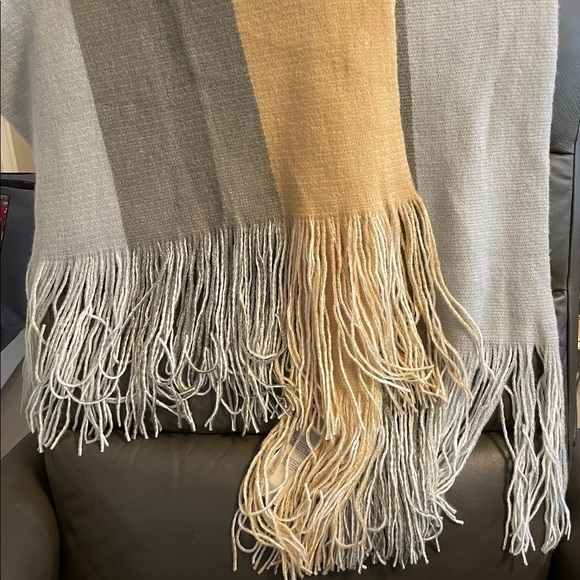 NWT Moment by Moment Scarf. Dutch Design - Picture 3 of 3